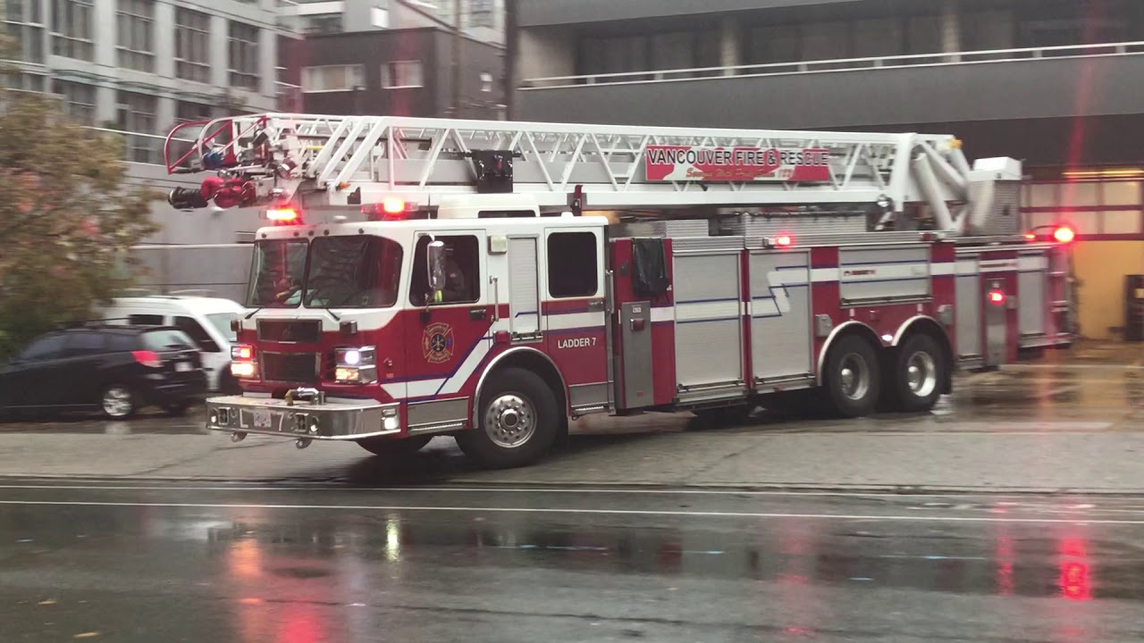 Vancouver Fire & Rescue Services Ladder 7 Responding YouTube