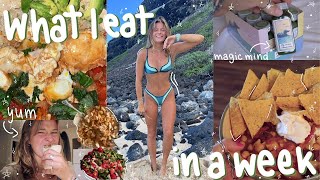 WHAT I EAT IN A WEEK LIVING IN HAWAII // healthy and balanced meals and magic mind health shots