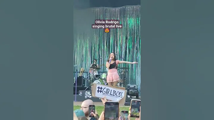 its brutal out here - Olivia Rodrigo💜 #brutal #concert #oliviarodrigo #live #hamburg #sourtour #sour