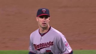 MIN@SEA: Mauer nabs hard-hit liner from Cruz