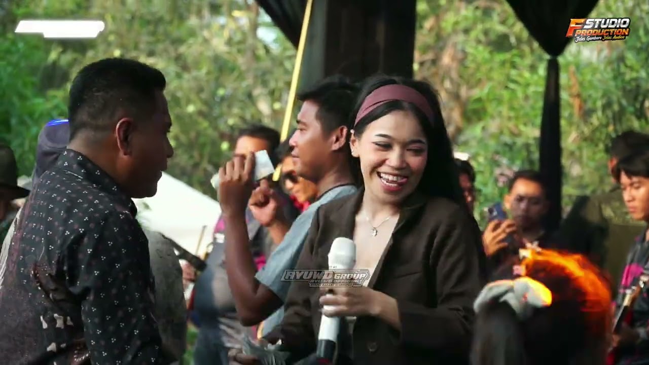STATUS DIRI - VOC. DEBY CANTIKA - LIVE AYU WD GROUP 