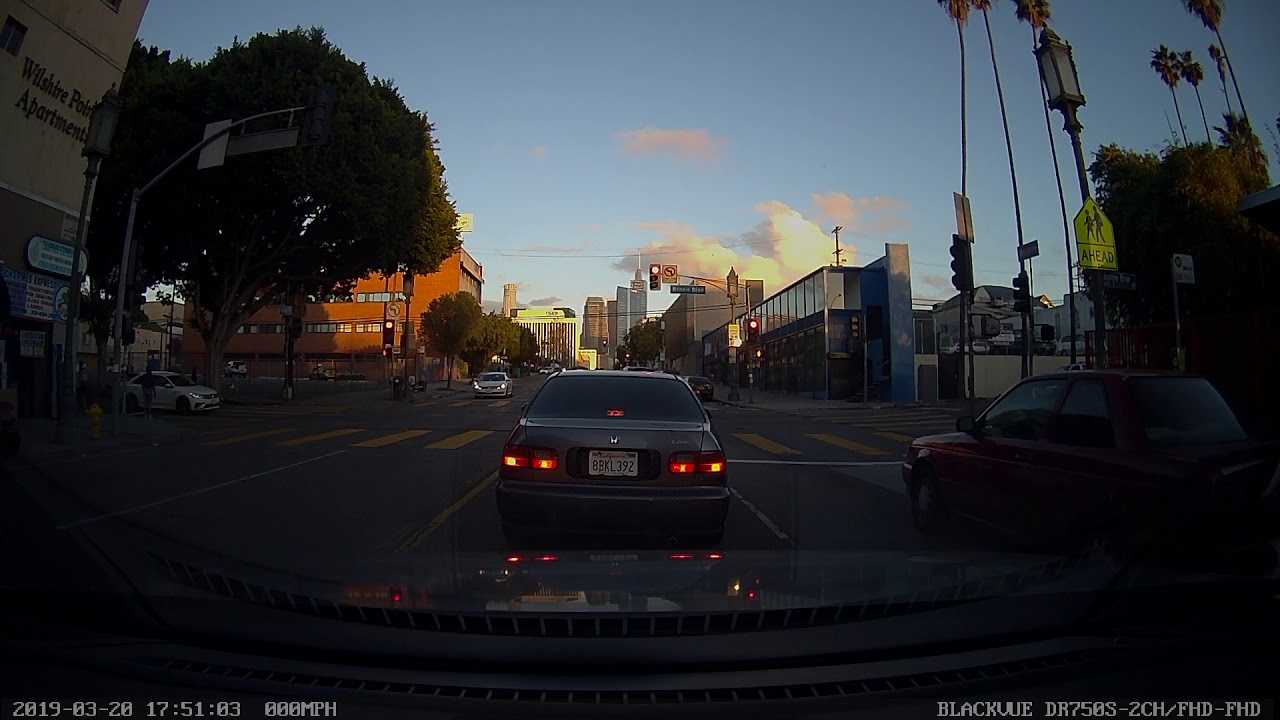 Driver Goes Off at a Red Light - YouTube