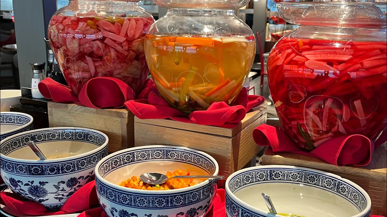 Probably the Best Buffet on Yangtze River Cruise?