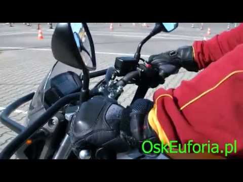 Jak zmieniać biegi w motorze - nauka jazdy motocyklem