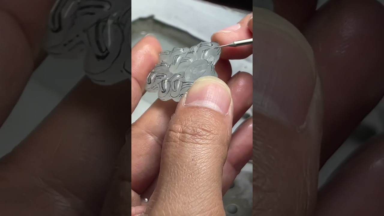 Hand carving Jadeite bracelet #carvingart #jadeite # jewelry