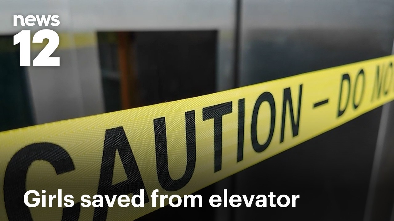 Пожарные спасли девочек, застрявших в лифте в Нью-Джерси.
