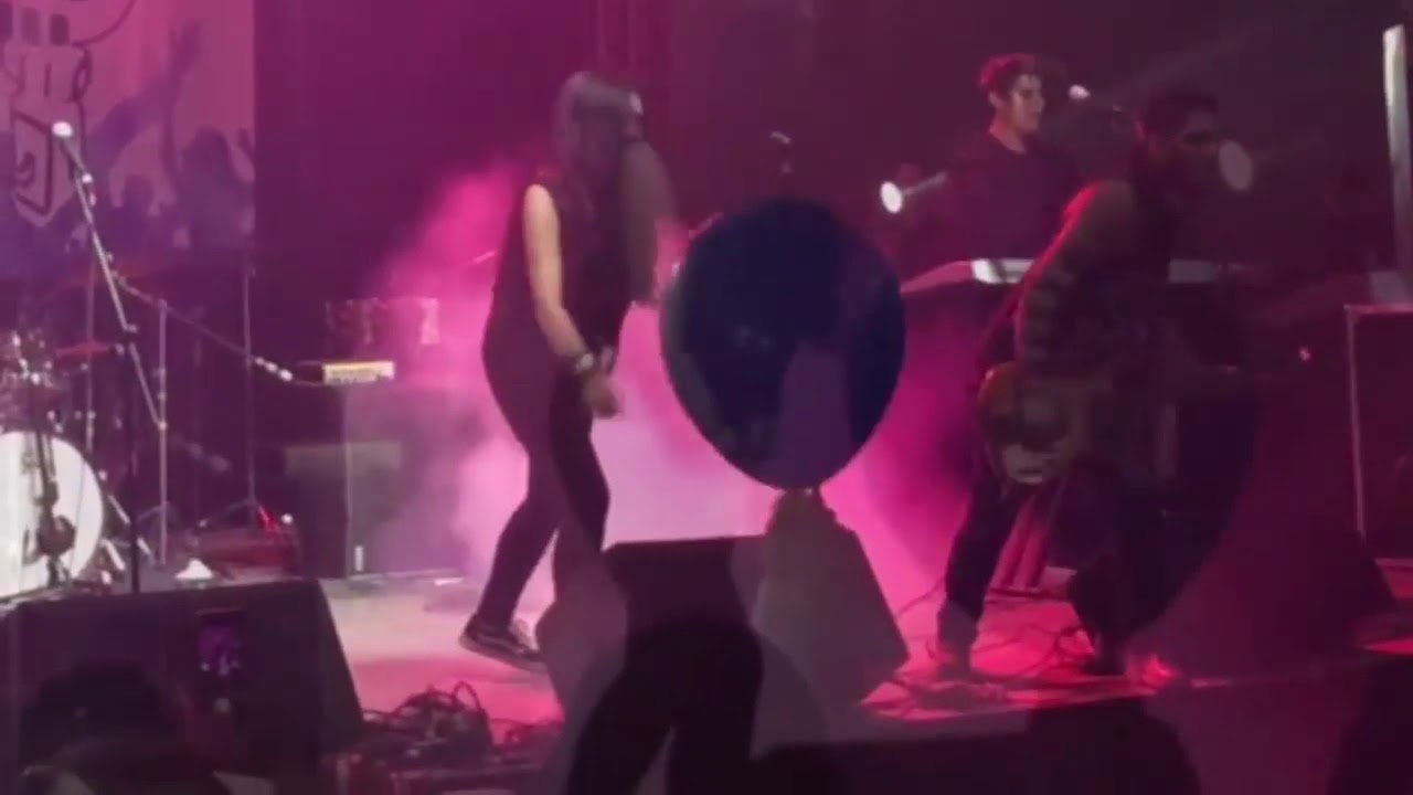 Rage Against the Machine - Killing in the Name (Alice Morrison Live Cover)