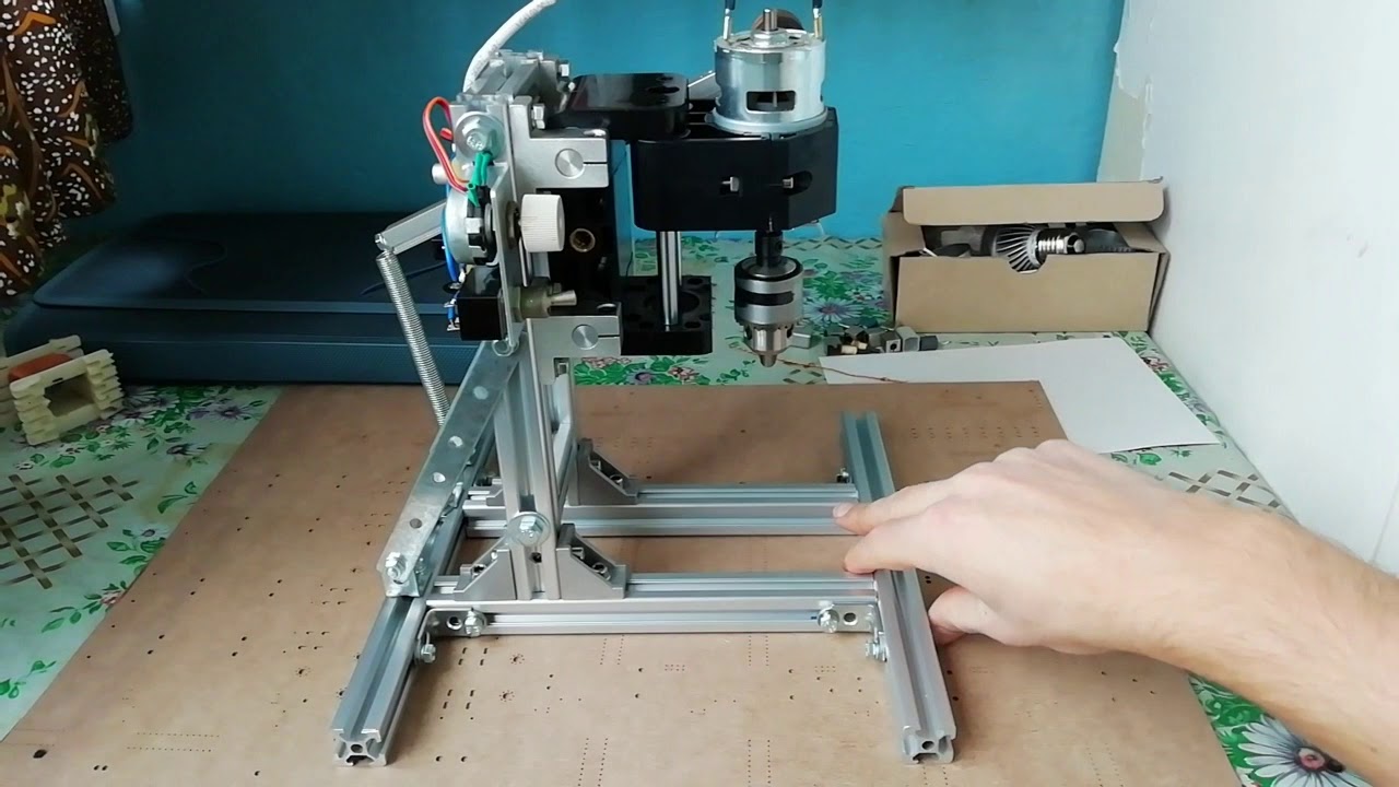 Сверлильный станок из алюминиевого профиля - YouTube