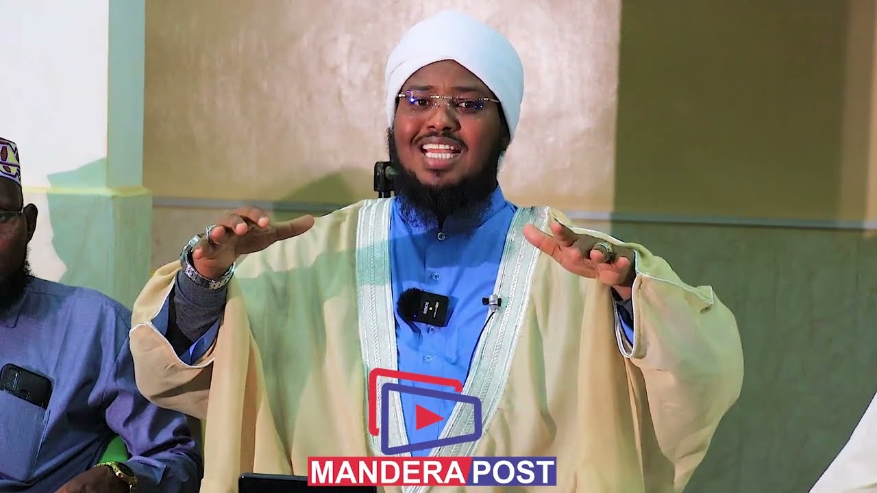 SHEEKH XASAN AL WAAJIDI OO  MASAJID DHAN SURATUL FAATIXA  KA SAXAAY SIDA LOO AQRIYO