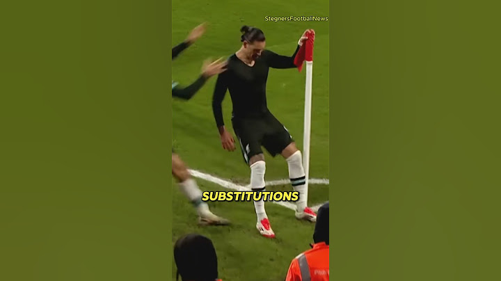 How does Arne Slot Do it? 🤔 #football #shorts #soccer