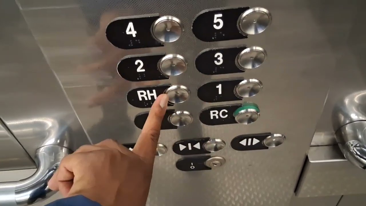 4 magnifiques ascenseurs otis gen2 + je me fais engueler - Hôpital Pitié-Salpêtrière, Paris