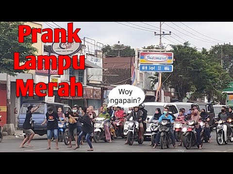 joget-di-lampu-merah-kocak-||-prank-eps-1