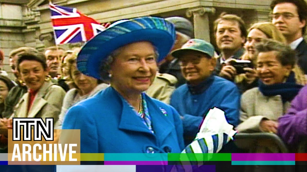 Трогательное поздравление королевы Филиппу в честь их золотой свадьбы (1997) | Королевская история