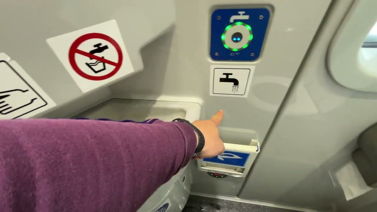 Бежал на Поезд и ,, потерял ‘’ штаны на ж/д вокзале. Познань Польша