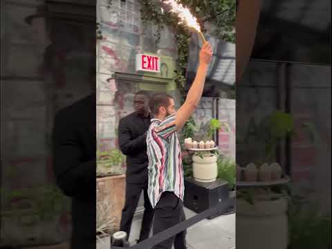 Video: Patru Happy Hours în Brooklyn