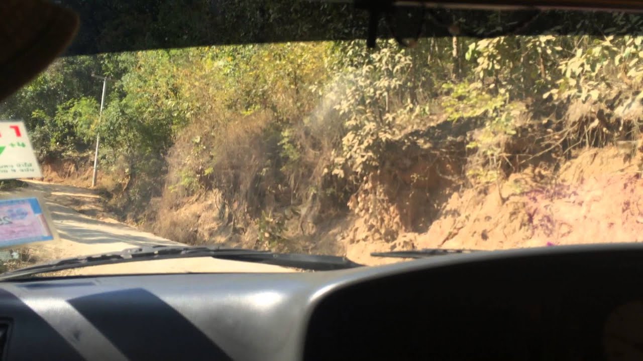 ทางขึ้นโรงเรียนและเรื่องเล่า - YouTube