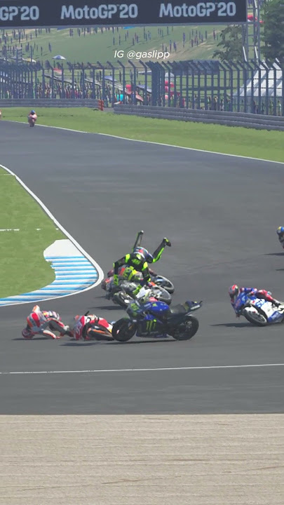 Marquez seruduk rossi😱😱