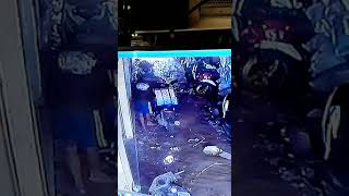 maling terekam cctv