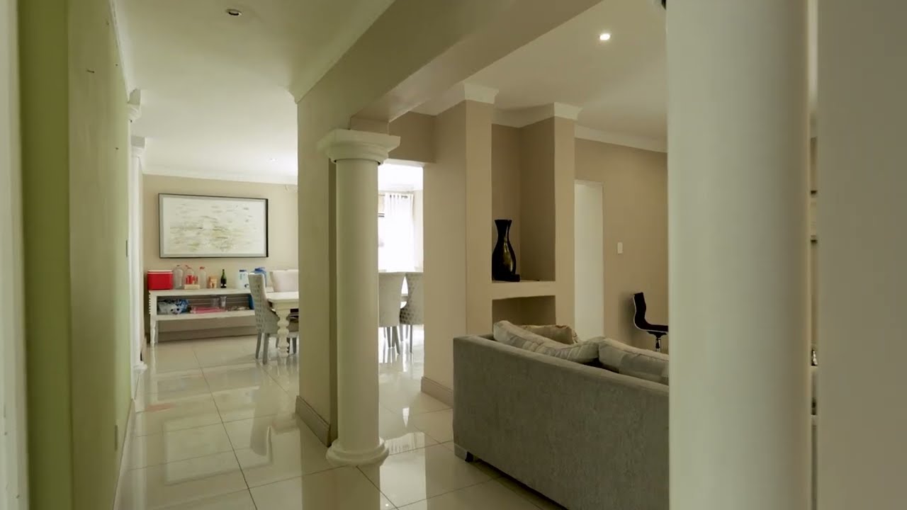 Home For Sale in Silver Lakes