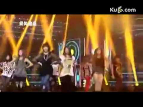 韩女星热舞内衣绷开引热议 网友：每人来一套