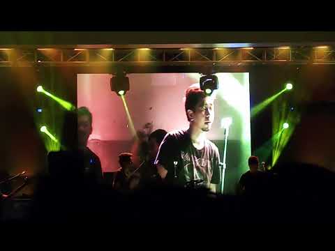 Rocksteddy peroform (UTI) Umasa Tapos Iniwan at University of Bohol