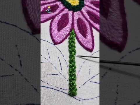 SHORTS BORDADO FANTASIA RAMA ANCHA