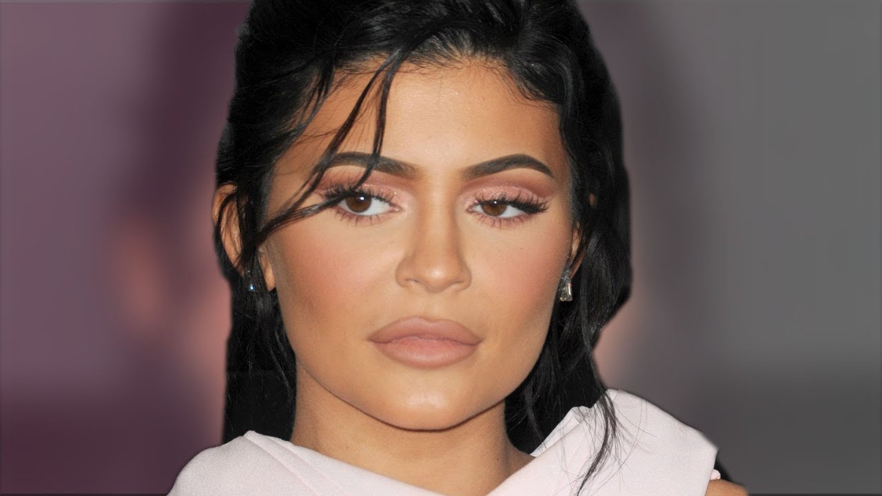 Kylie Jenner Fans Upset With Her New Swimwear 