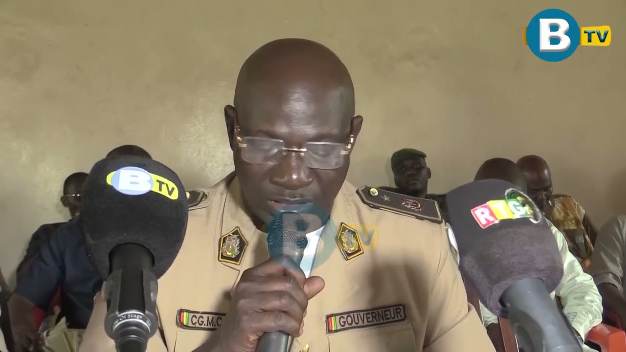 Cérémonie de remise de chéques et taxes superficielles en Angalais