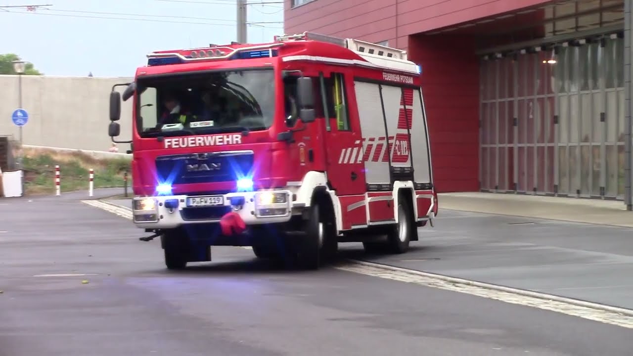 Feuerwehr im Dauereinsatz [Starkregen über Potsdam]||Feuerwehr Potsdam
