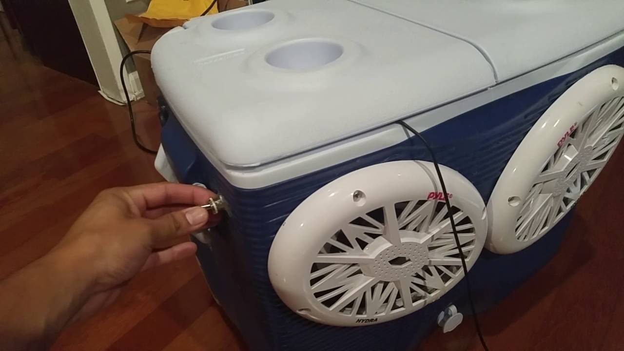 Small clip of the functional stereo cooler ice chest radio YouTube
