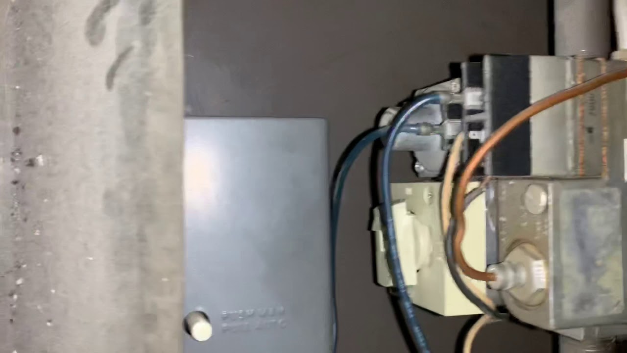 Lennox furnace with Honeywell gas valve V810A YouTube