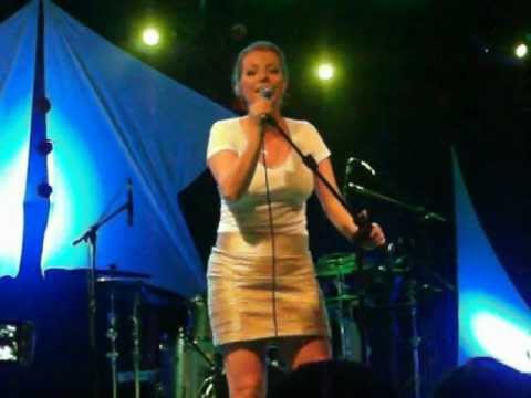 camera iphone 8 plus apk Show da Luiza Possi no BNB Clube - Fortaleza/CE (II)