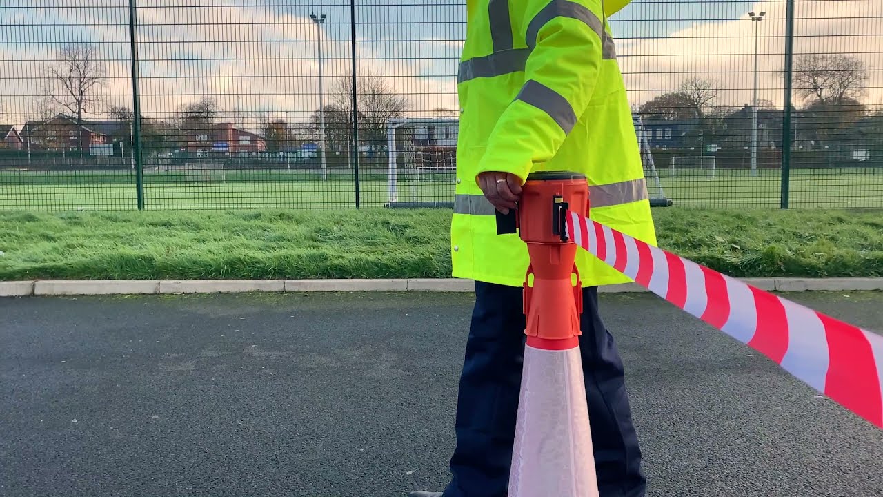 SETON EasyExtend Absperrsystem - die All-in-One-Lösung für mobile Gurtband-Absperrungen