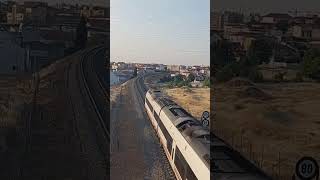 Tren MD 599 a toda velocidad con fuertes pitadas (Puertollano - Mérida)