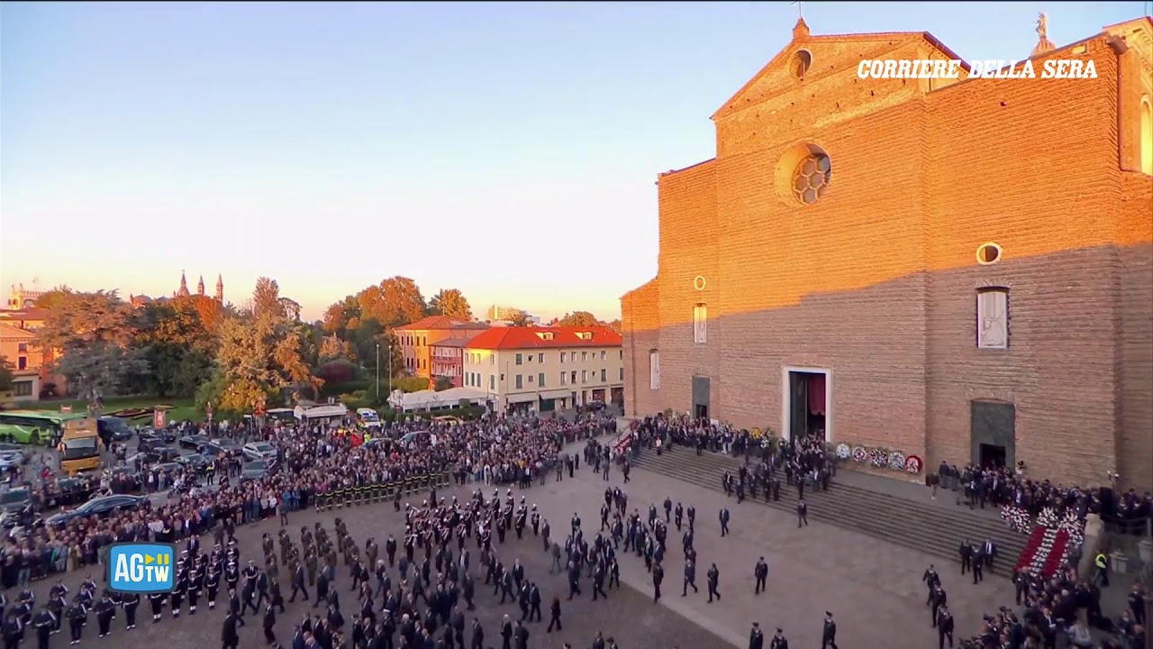 La diretta video dei funerali di Stato dei carabinieri morti a Castel d'Azzano