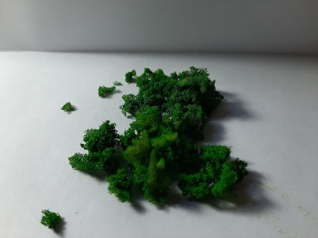 How to make realistic artificial moss/grass using sponge foam