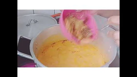 How to cook Nigerian (Yoruba) egusi soup.  ( Egusi Ijebu)