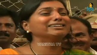 Roja Emotionally Crying At Press Meet