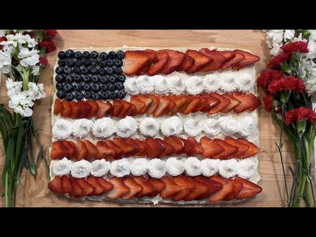 How to Make a Sugar Cookie Cheesecake Flag Cake | Rachael Ray Show