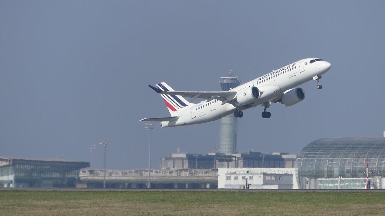 AIR FRANCE 🇫🇷 Paris Roissy Charles De Gaulle CDG Lyon Saint Exupéry LYS  🇫🇷 Airbus A220-300 [REPORT]