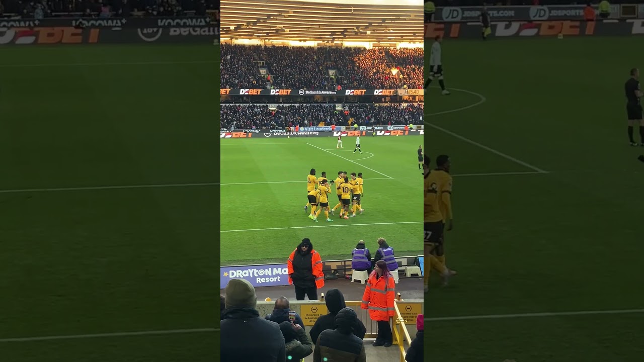 Mateus Mane celebrates his first Premier League goal 
