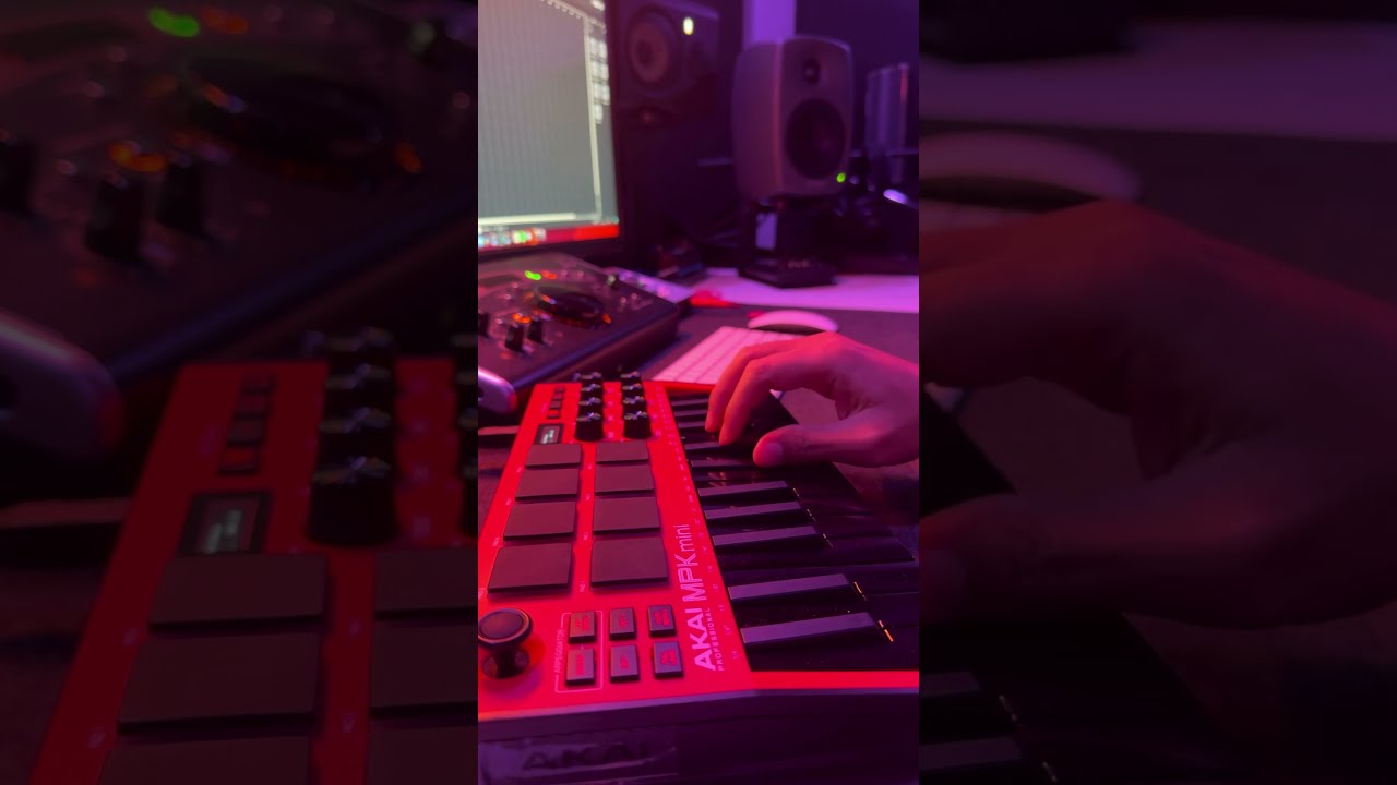 AKAI MPK mini SPECIAL EDITION RED 本体 Akai MPK Mini mkII Red Special Edition - Master Keyboard