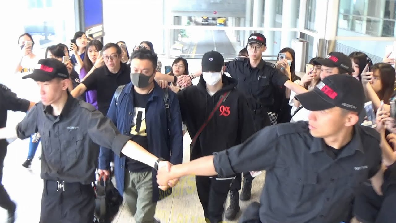 GOT7 - Mark Tuan 段宜恩 (단의은) Hong Kong Airport Arrival 20190411