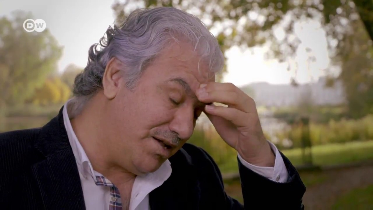 الفنان السوري عبد الحكيم قطيفان: 