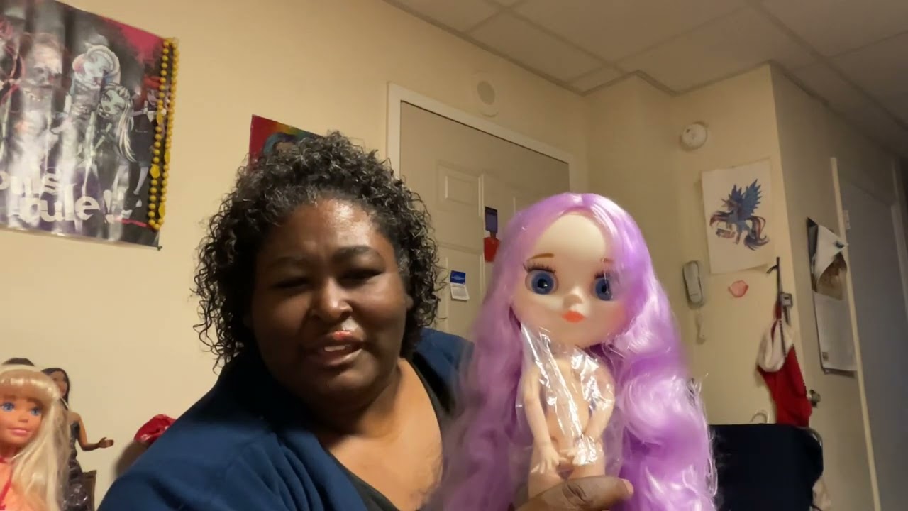 Doll opening and reveal