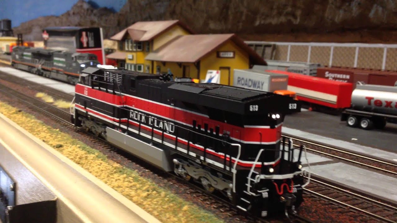 Rock Island IAIS, GE ES44AC, Overland, HO Scale, with Steerable