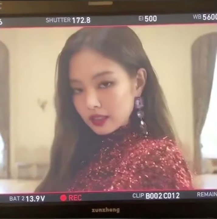 Jennie Kim says ‘BITC*H NANEUN SOLO’