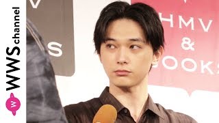 吉沢亮が俳優生活10周年を記念した写真展開催！