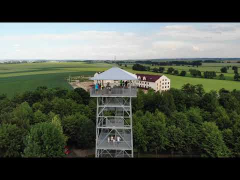Wideo: Wieża Na Trzech Osiach