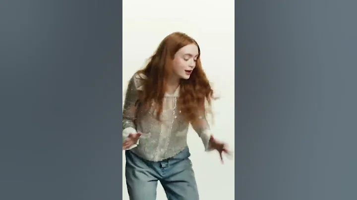 Sadie Sink and Priah Ferguson play charades #StrangerThings